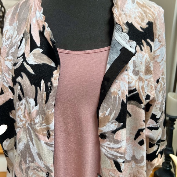 💗💗MARLA WYNNE LAYERS TANK TOP💗💗 - Picture 2 of 12